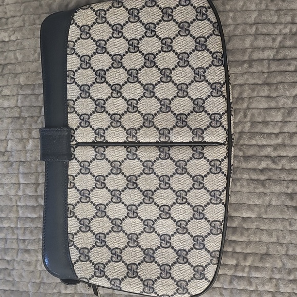 💛HOST PICK💛 Vintage Gucci Women's Cross Body - Missing Strap - Picture 2 of 11